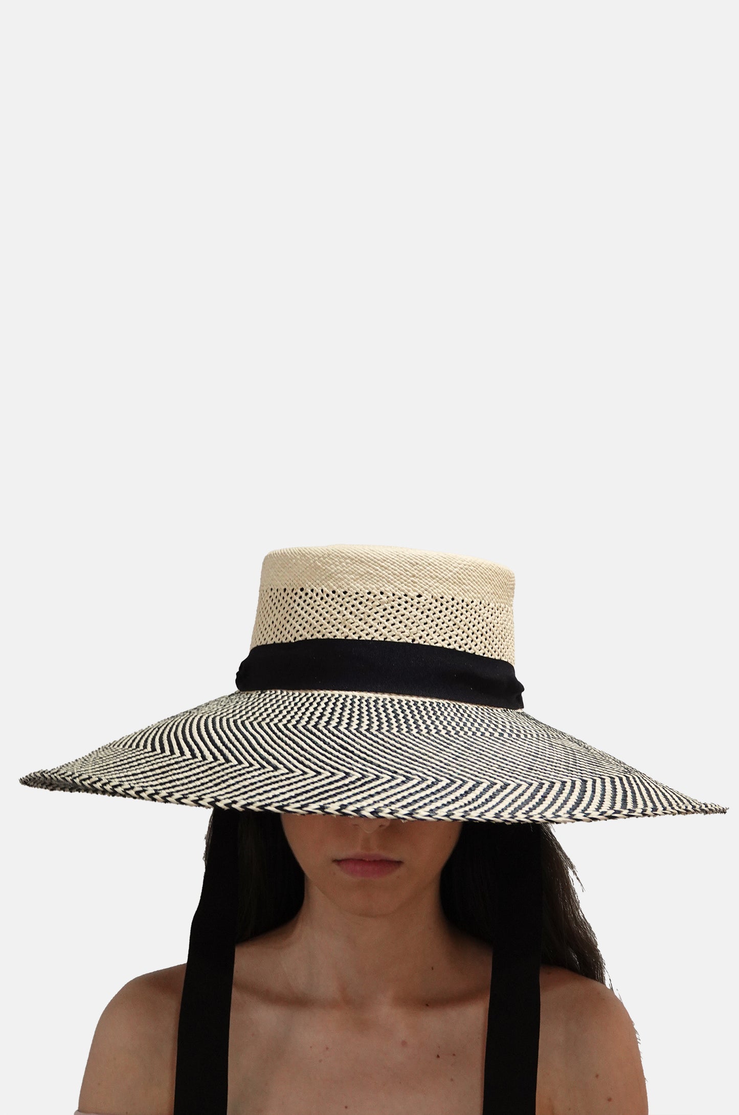 GISELA HAT